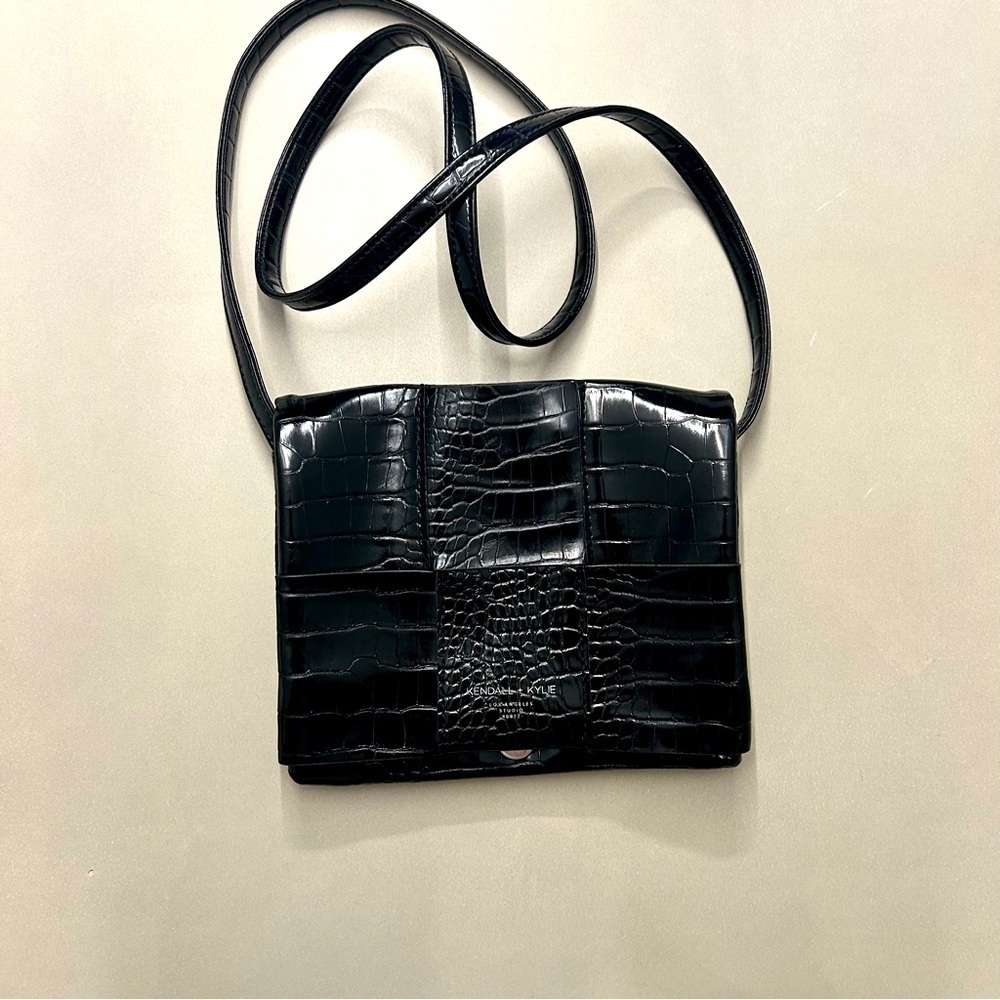 Kendall and Kylie cute  black crossbody with crocodile pattern purse